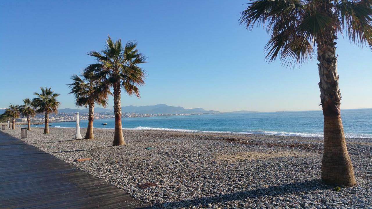 Résidence Cap Azur Appartement 228 Villeneuve-Loubet Esterno foto